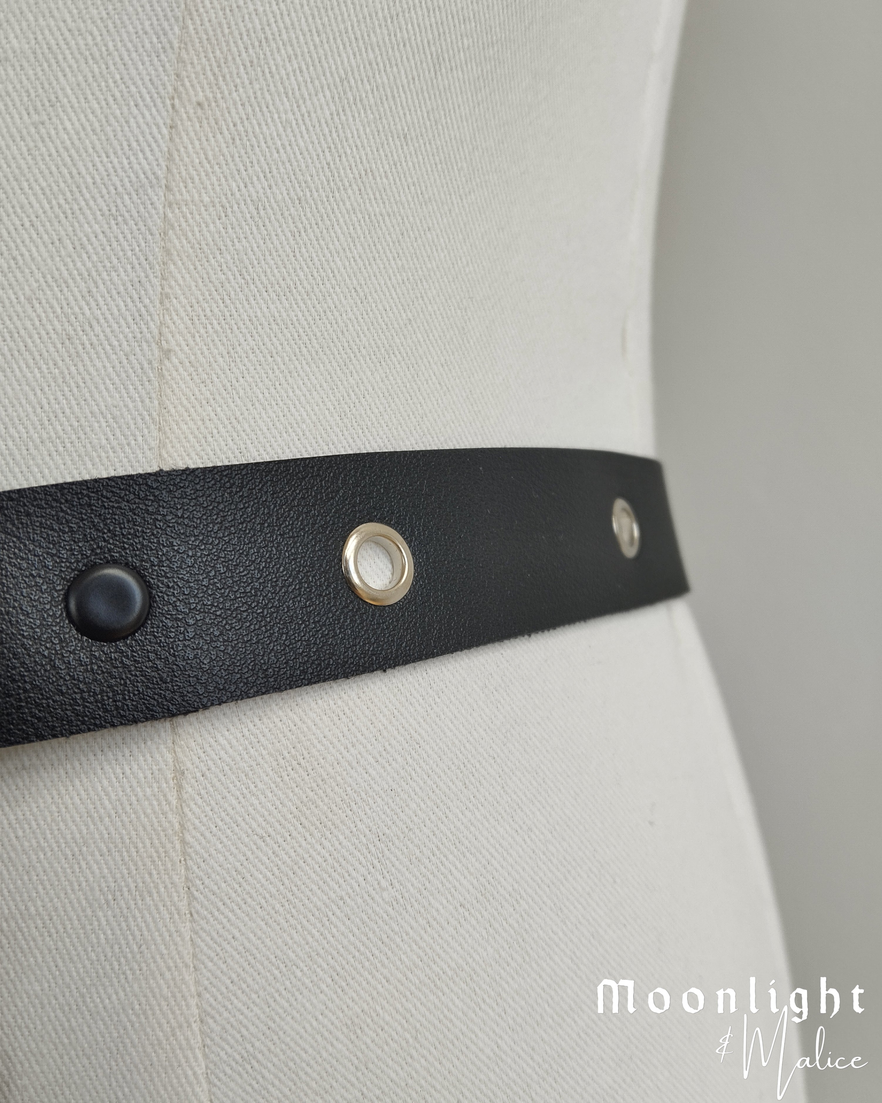 The Enikő Chainmail & Faux Leather Belt
