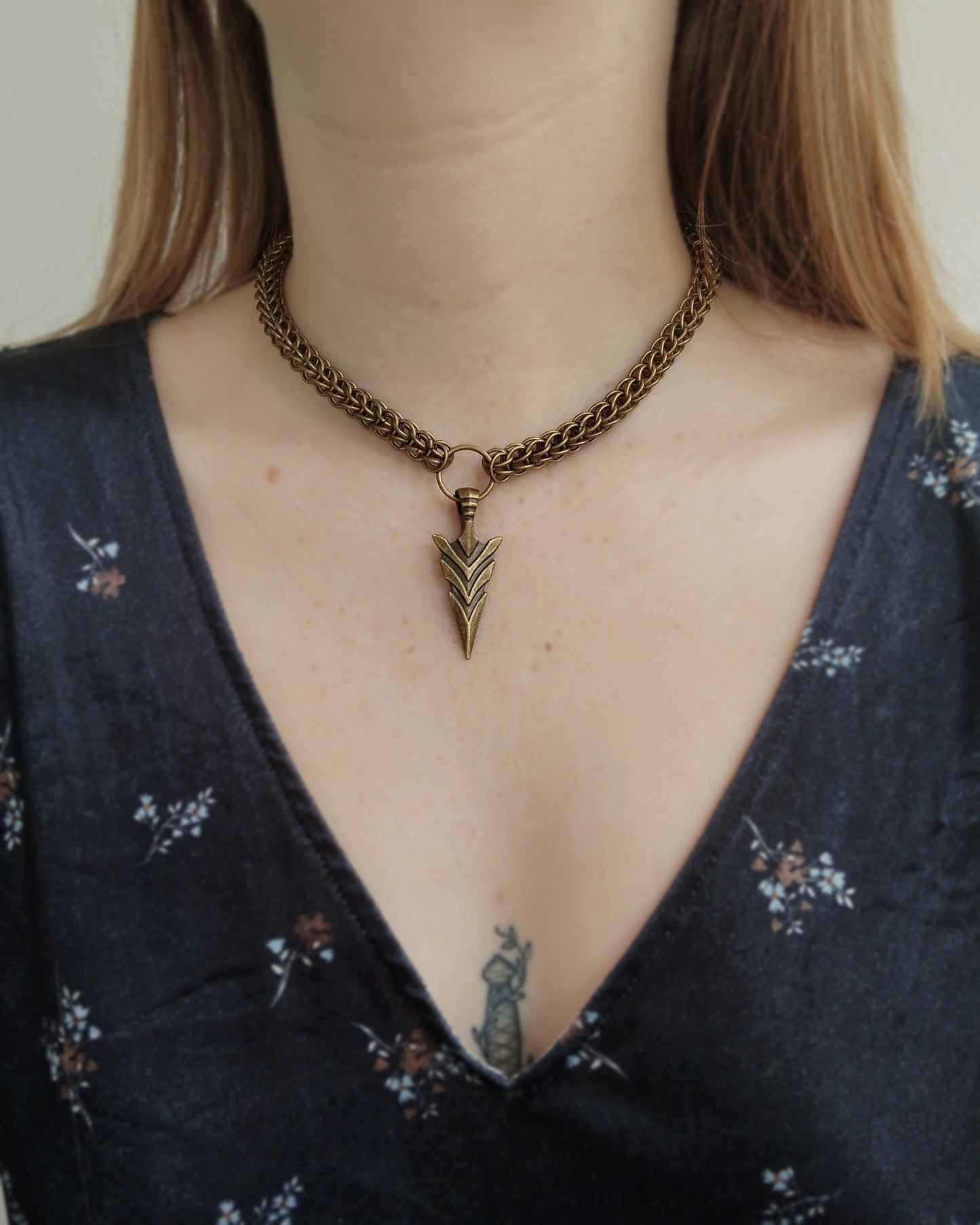 The Chainmail Arrow Head Pendant Necklace in Antique Bronze