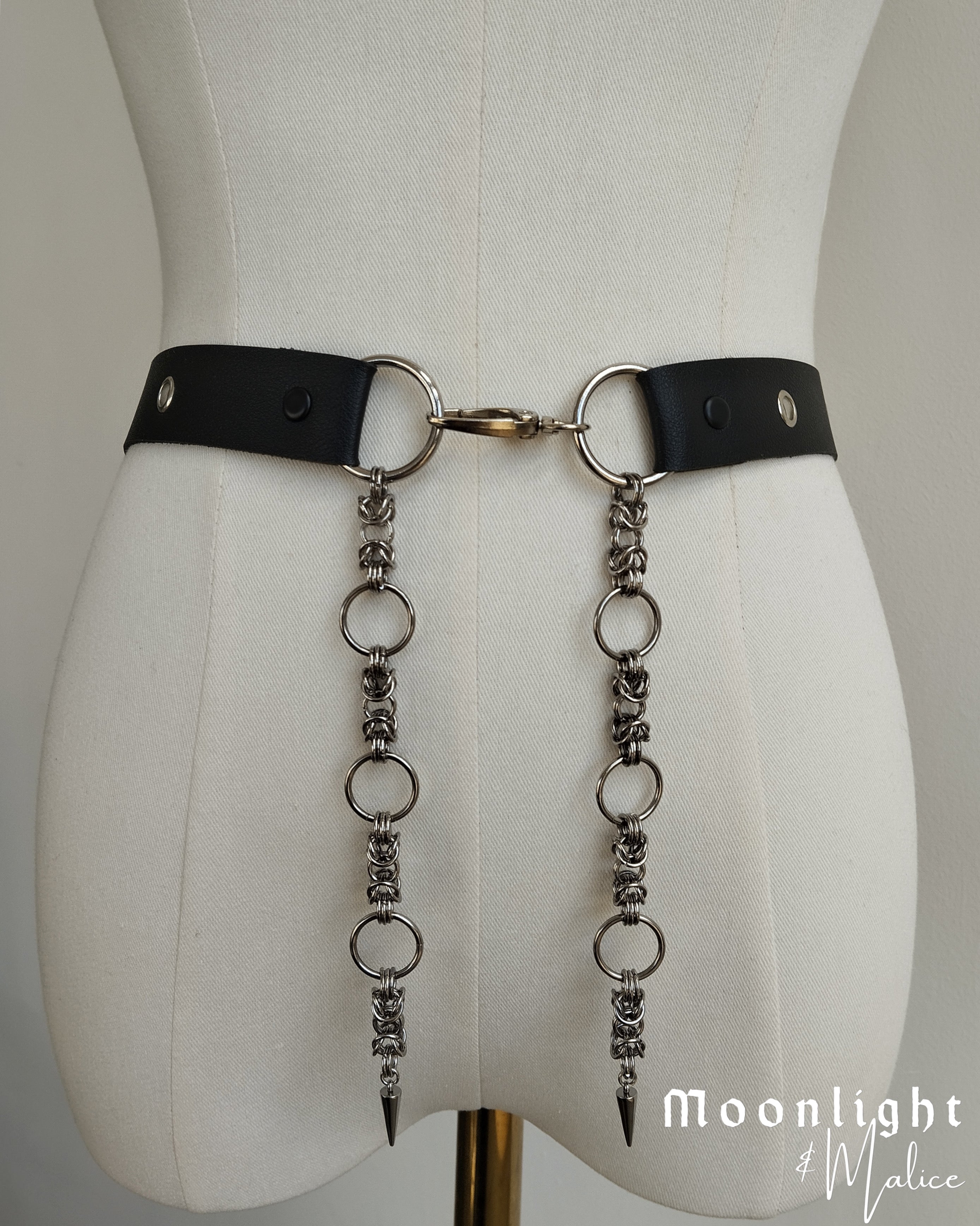 The Enikő Chainmail & Faux Leather Belt