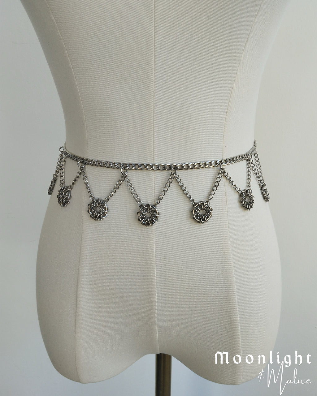 The Oneiroi Chainmail Pendant Belt in Stainless Steel