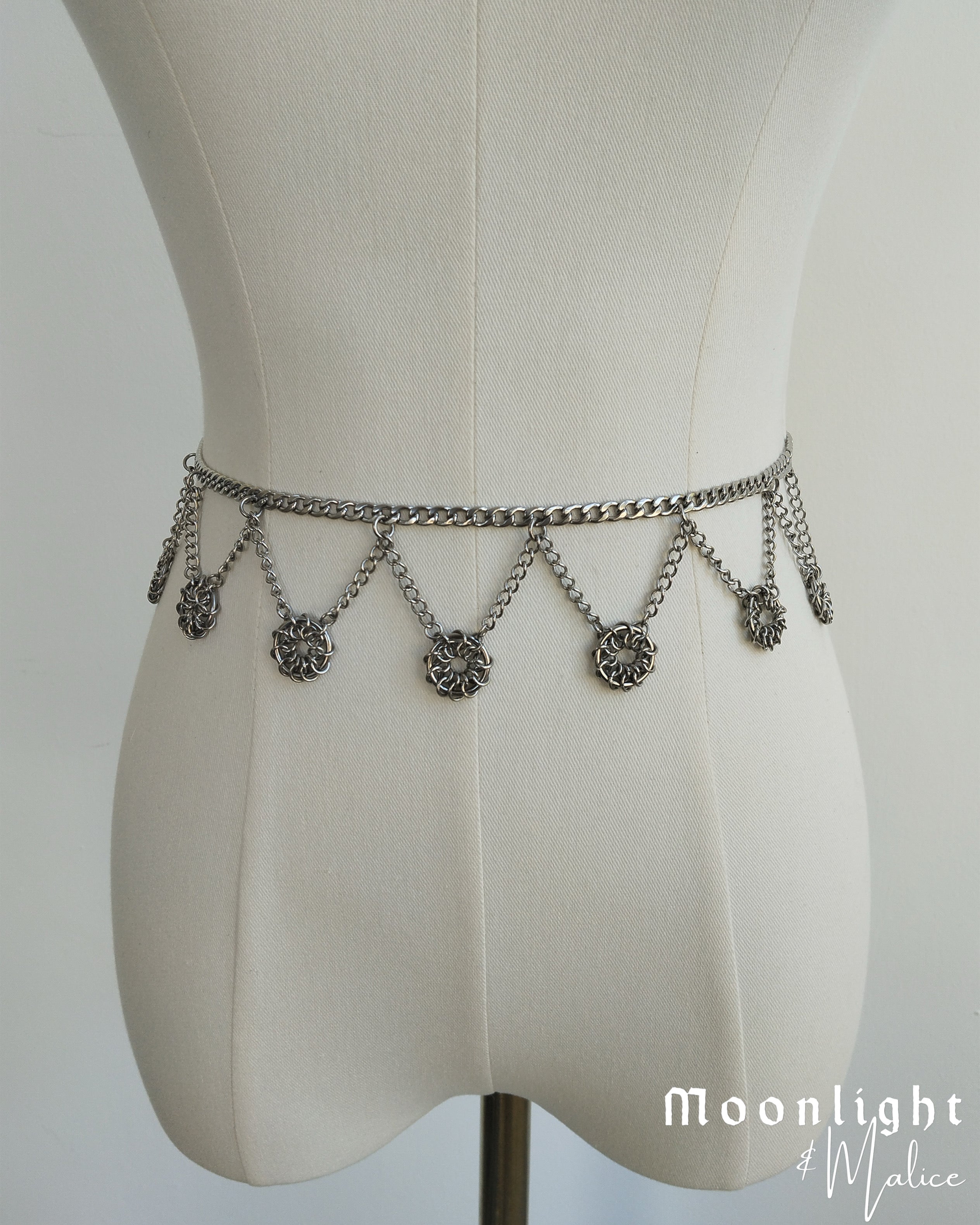 The Oneiroi Chainmail Pendant Belt in Stainless Steel