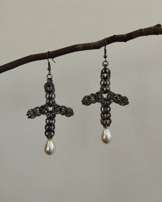 The Ayla Chainmail Cross Pendant Earrings in Gun Metal Black