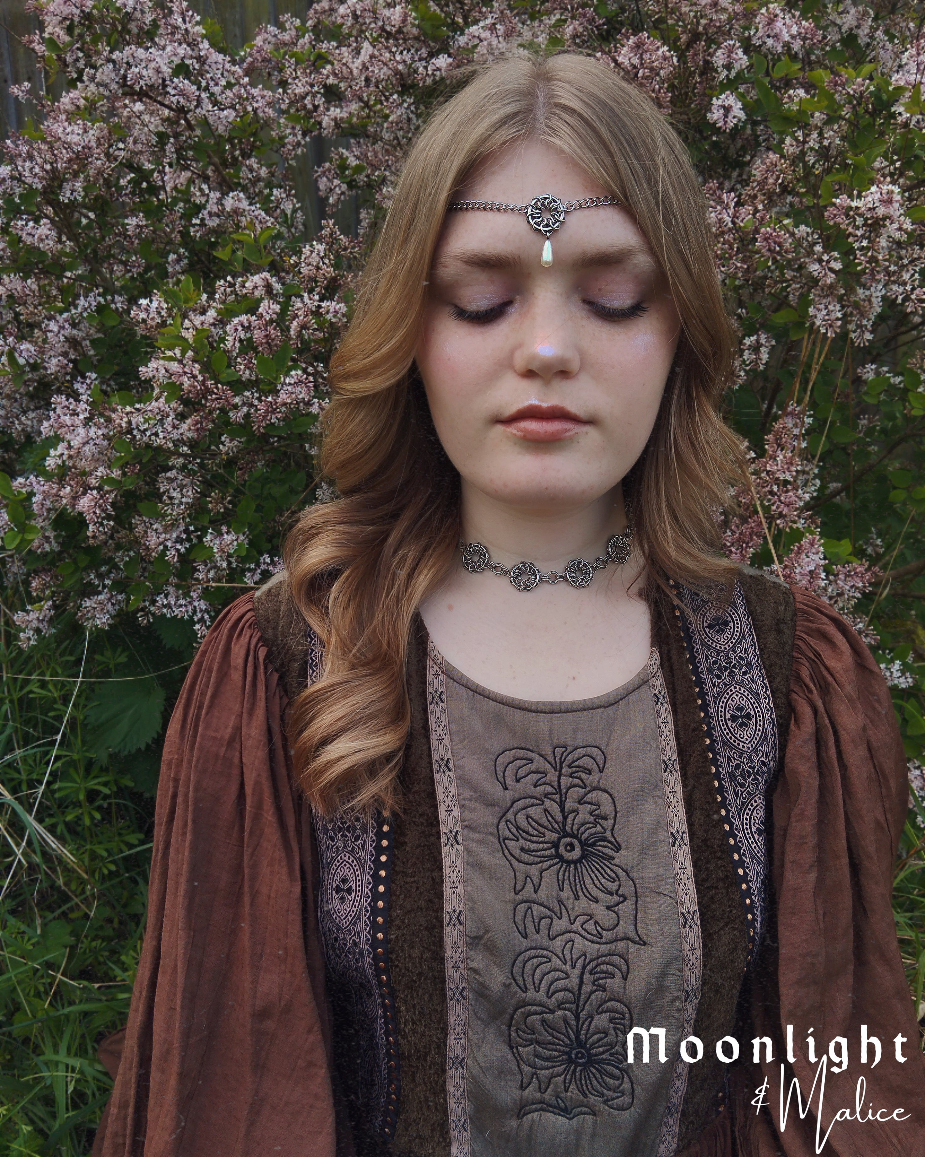 The Oneiroi Chainmail Ferronnière Headpiece in Stainless Steel
